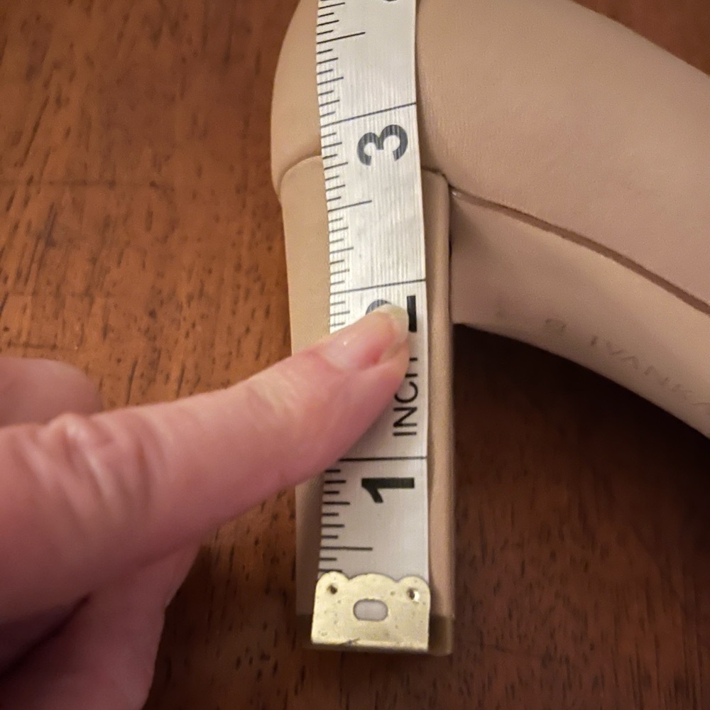 Ivanka Trump Beige Pointed-Toe Leather Pumps - Picture 3 of 3